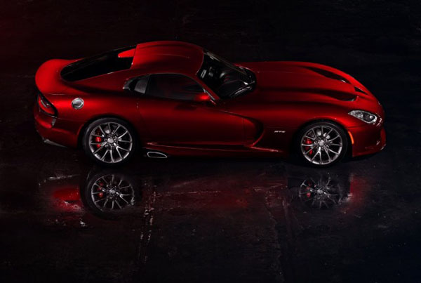 Первый SRT Viper 2013 продан за 300 000 долларов