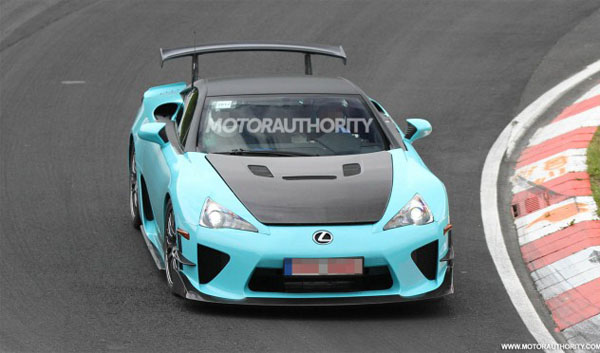 Шпионские фотографии новой версии Lexus LFA