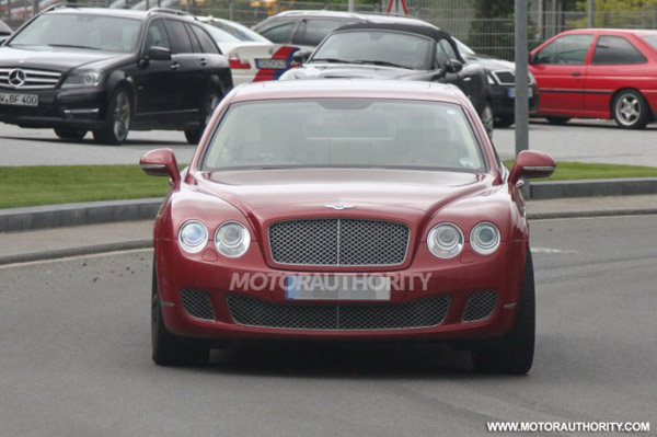 Bentley Continental Flying Spur получит двигатель V8