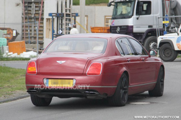 Bentley Continental Flying Spur получит двигатель V8