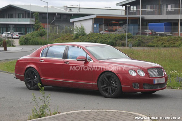 Bentley Continental Flying Spur получит двигатель V8