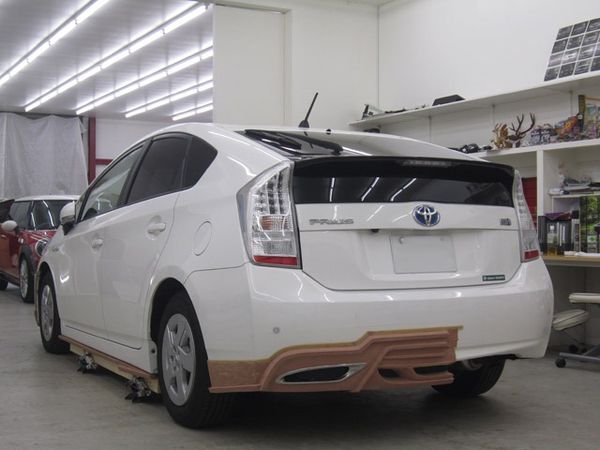 Новый тюнинг-пакет для Toyota Prius от ателье Wald