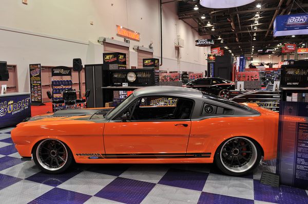 Классический Ford Mustang в тюнинге Ring Brothers