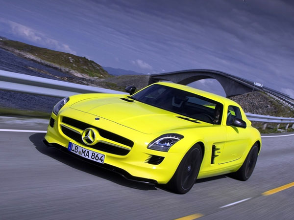 В Mercedes-Benz работают над дизельным SLS AMG