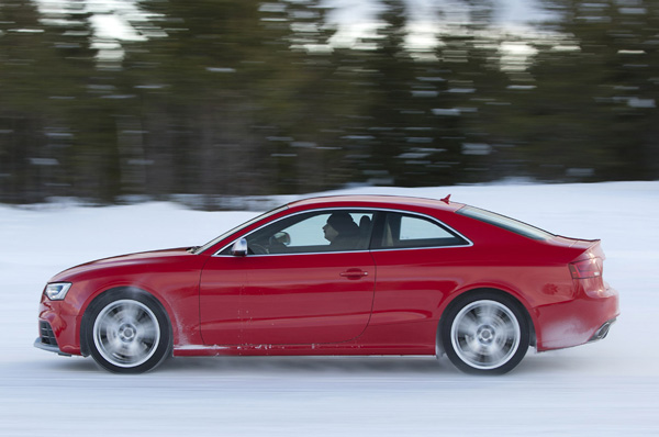 В США начались продажи Audi RS5 2013