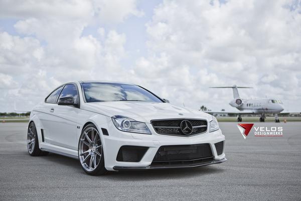 Mercedes-Benz C63 Black Series от Velos и HRE