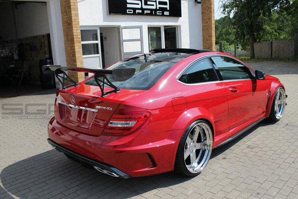 Псевдо Mercedes C63 AMG Black Series от SGA