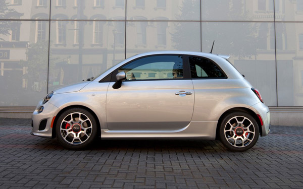 Fiat официально представил модель 500 Turbo