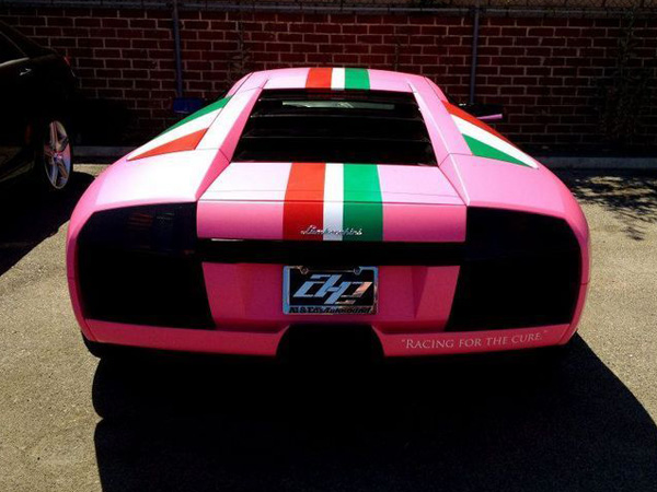 Lamborghini Murcielago «упаковали» в розовый винил   