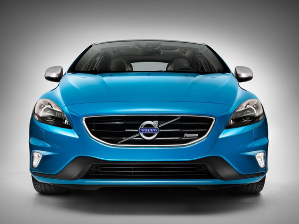 Volvo V40 наделили спортивным пакетом R-Design