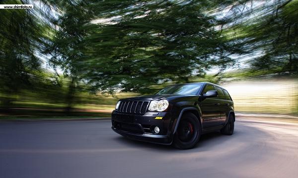 1238-сильный Jeep Grand Cherokee SRT-8 «Малыш»