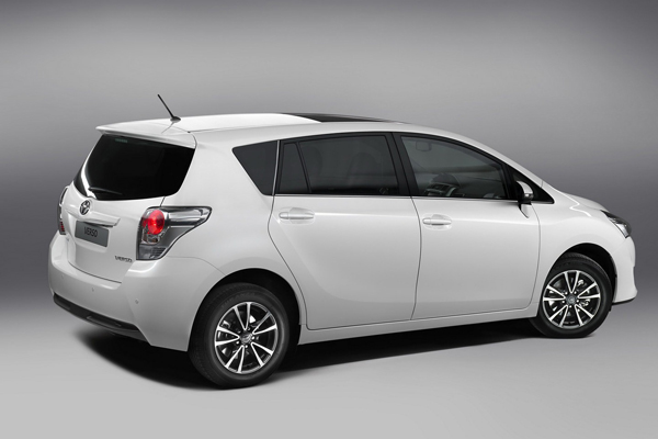 В Париже представят обновленную Toyota Verso 2013