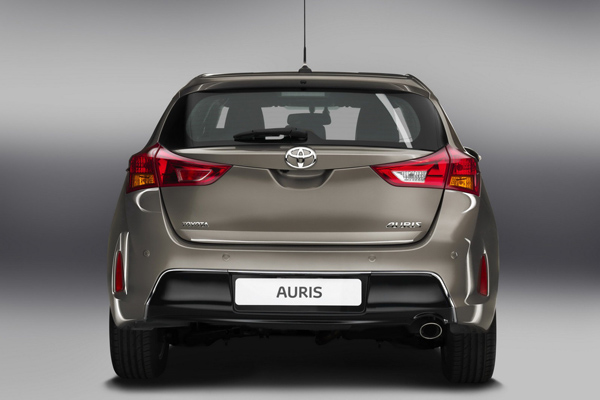 Toyota Auris 2013 - технические характеристики 