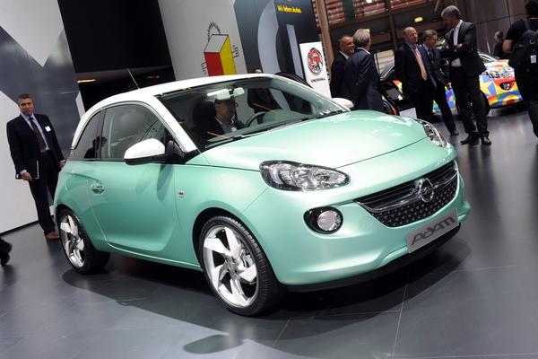 В Париже официально представили новый Opel Adam