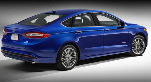 Ford представил седан Fusion Hybrid Titanium 2013
