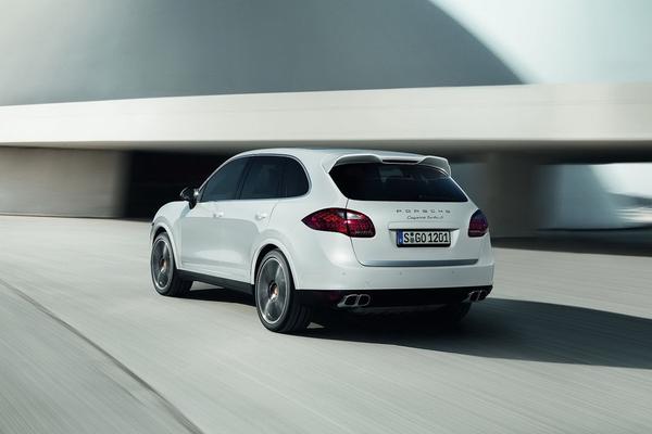 Porsche показал первые фото Cayenne Turbo S 2013