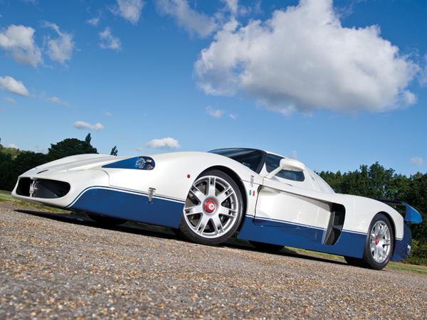 Maserati MC12 будет выставлен на аукцион в Лондоне