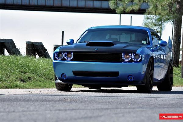 Mopar снабдил Dodge Challenger оптикой от Oracle