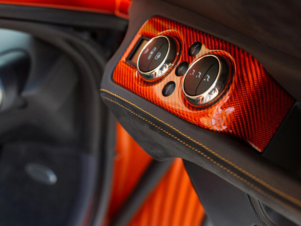 McLaren MP4-12C получил карбоновые аксессуары
