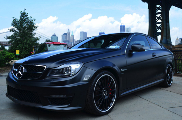 Mercedes C63 Dark Knight Portfolio от Mode Carbon