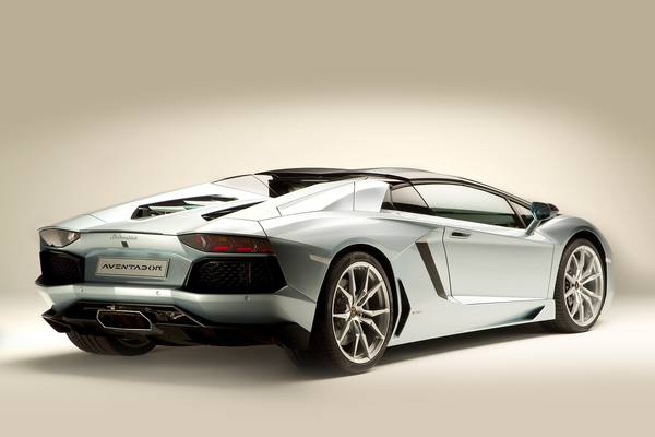 Lamborghini представил родстер Aventador LP700-4