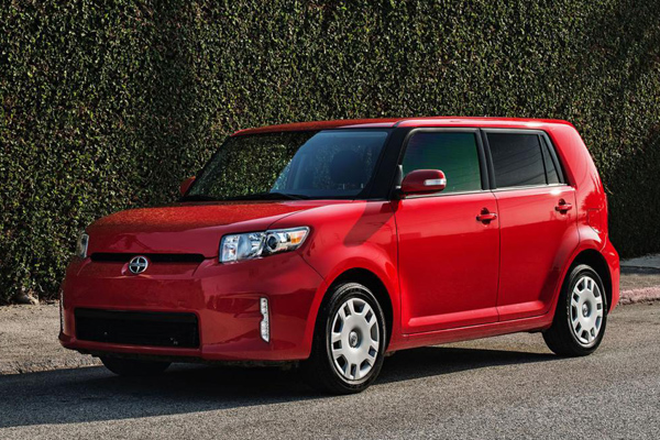 Scion слегка обновил хэтчбек xB на 2013 год