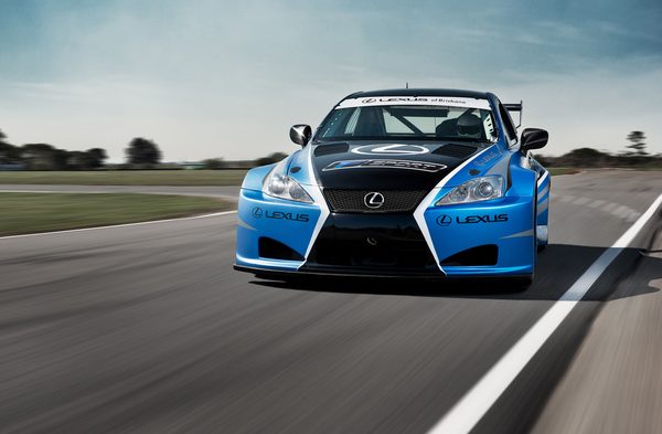 Lexus представил болид IS F Race Car