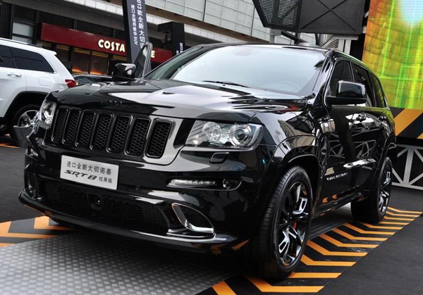 Jeep Grand Cherokee SRT8 Hyun Black Edition