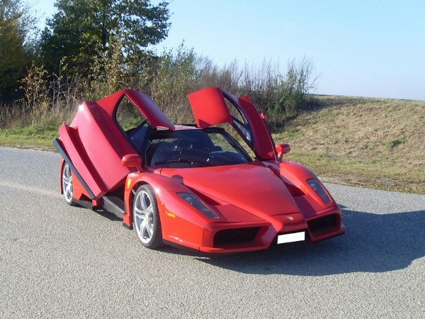 На eBay продается самодельный клон Ferrari Enzo