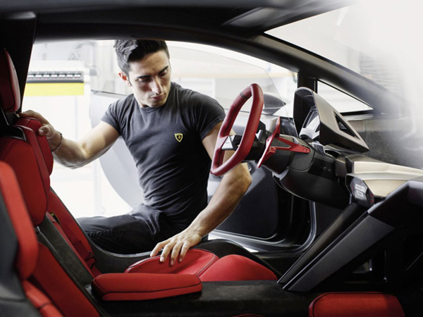 Lamborghini начала сборку суперкара Sesto Elemento