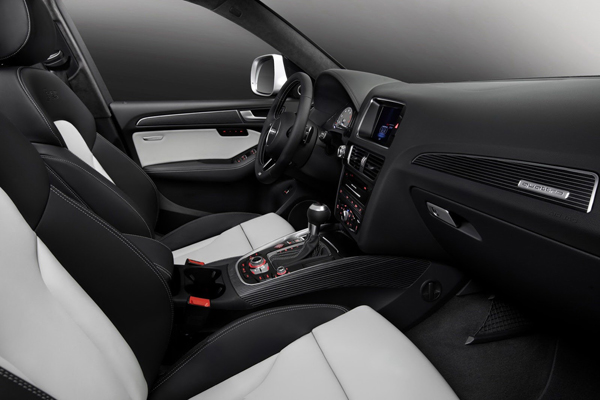 Audi анонсировала заряженный кроссовер SQ5 TFSI