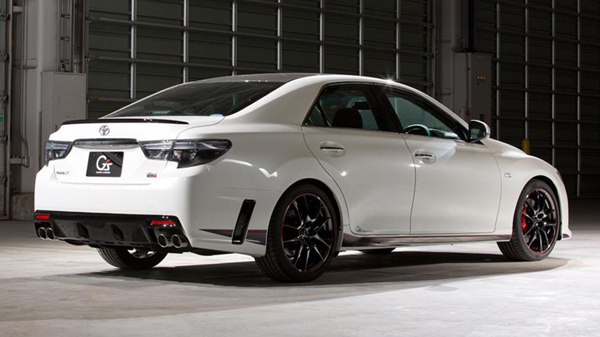 Toyota Mark X G Sports Carbon Roof Concept