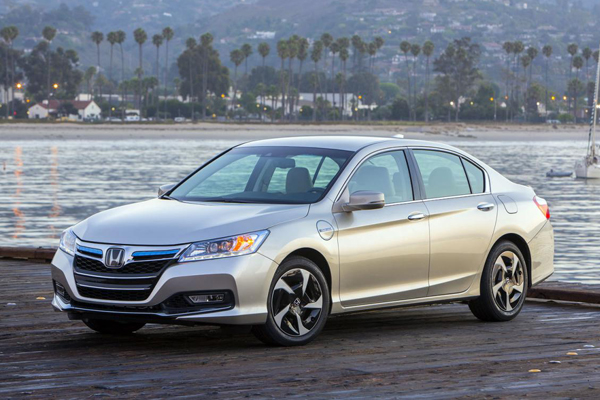 Гибрид Honda Accord - самый экономный седан США