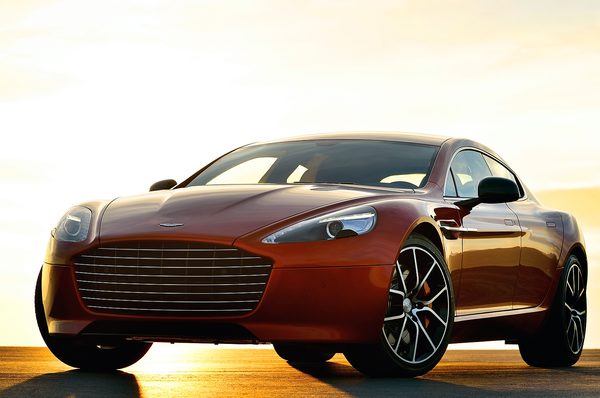 Aston Martin представил 550-сильный Rapide S