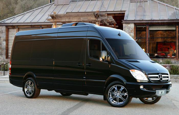 Роскошный Mercedes Sprinter от Lexani Motorcars