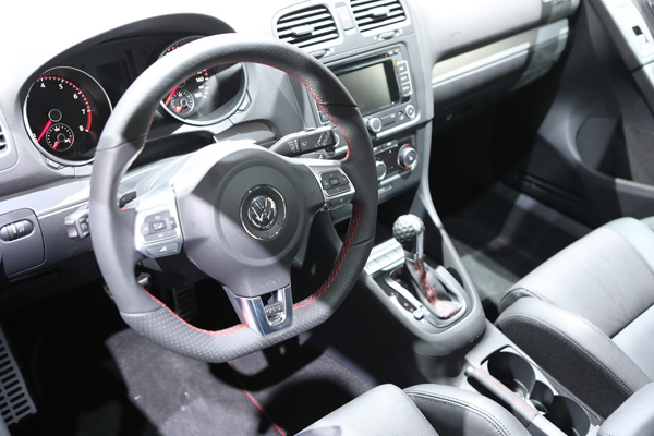 Volkswagen Golf GTI Wolfsburg и Driver's Edition