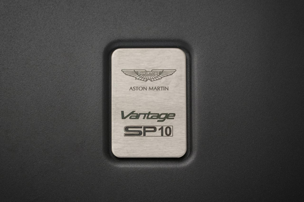 Aston Martin анонсировал V8 Vantage SP10 