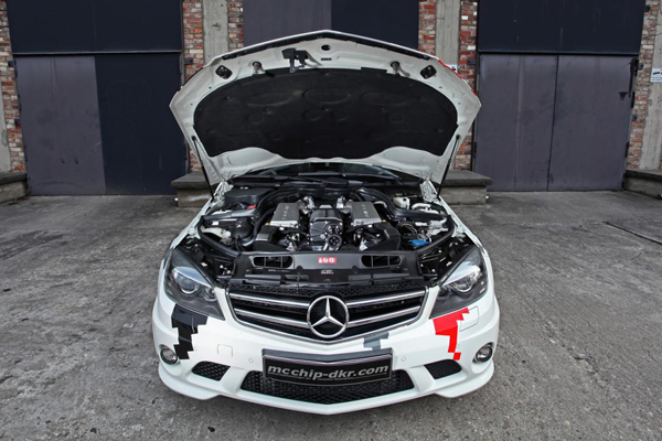 660-сильный Mercedes C63 AMG в тюнинге mcchip-dkr