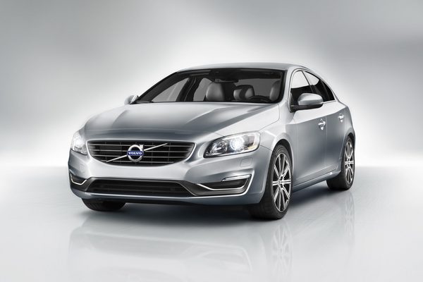 Volvo представил рестайлинговые S60, V60 и XC60