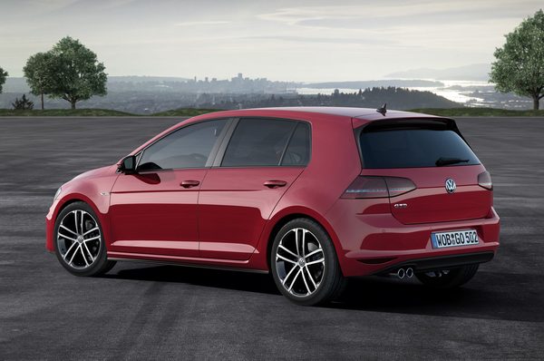 Volkswagen представил «заряженный» Golf GTD