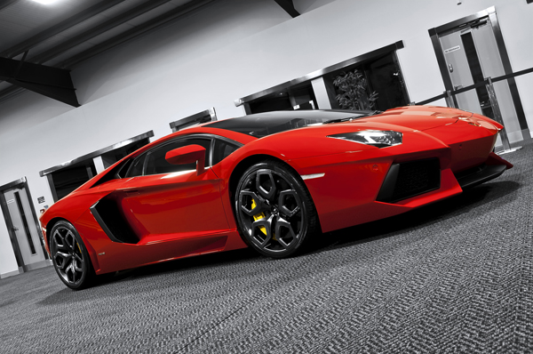 A. Kahn Design освежил Lamborghini Aventador 