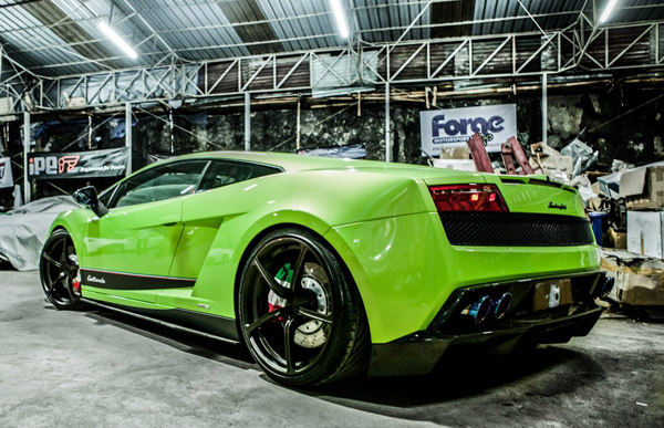 Lamborghini Gallardo LP 550-2 в фотосете FidoKlik