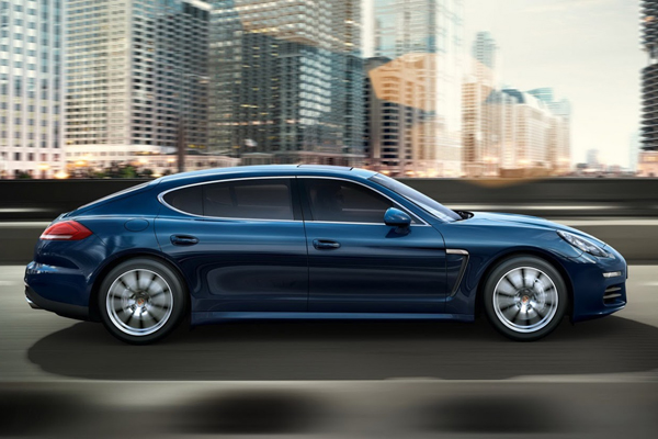 Porsche рассекретил обновленную Panamera 2014