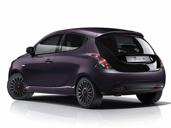 Lancia представила Ypsilon в версии Elefantino 