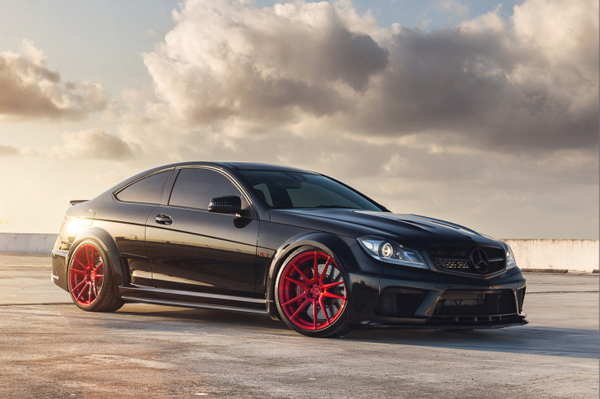 Mercedes-Benz C63 AMG от ADV.1 и Mode Carbon 