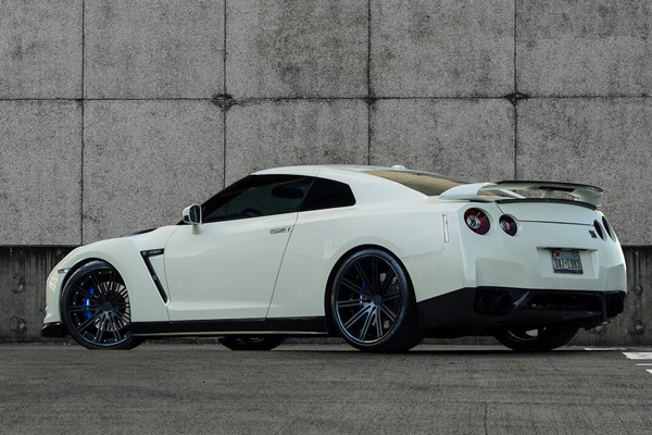 Nissan GT-R от Jotech Motorsports и Modulare Wheels