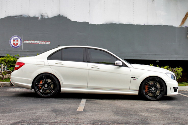 Mercedes-Benz C63 AMG от Renntech и HRE Wheels