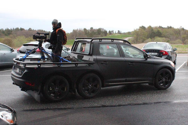 Фотошпионы поймали трехосный Volvo XC60