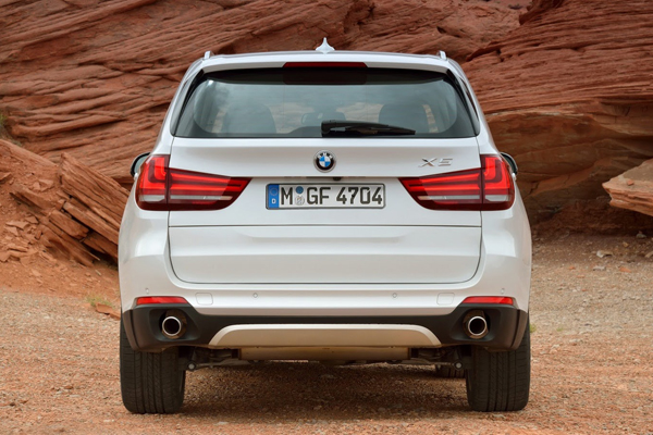 BMW официально представил X5 третьего поколения