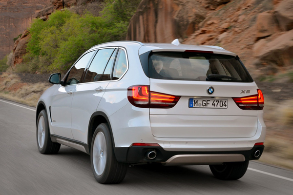 BMW официально представил X5 третьего поколения